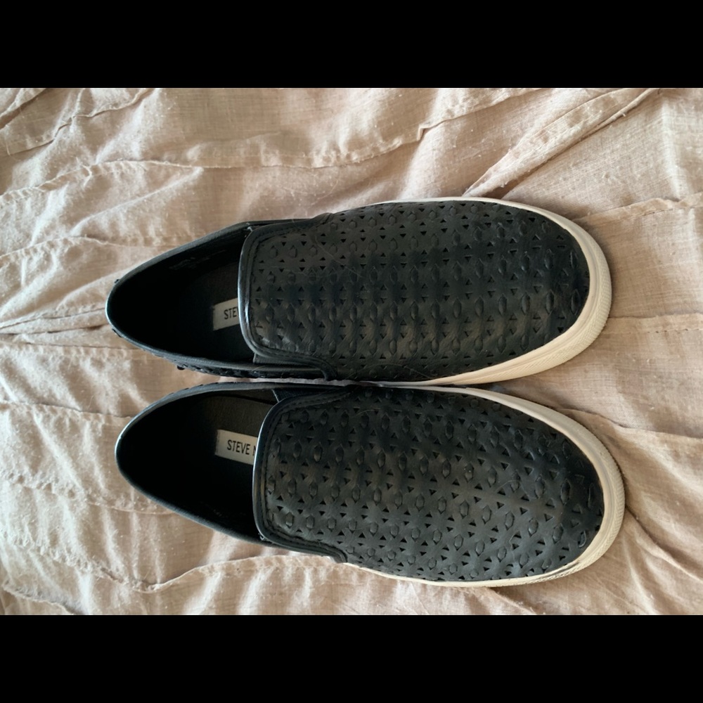 Steve Madden slip ons
